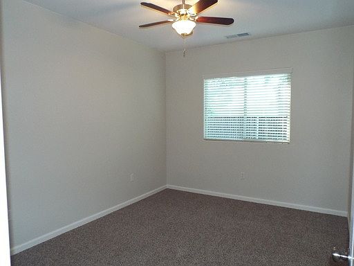 5th image of 1105 Stewart Ave Unit 4