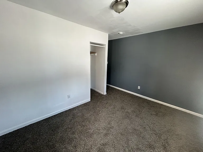 218 N 6th St #3 — Photo 6