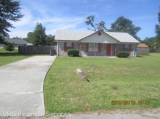 102 Crosby Dr, Hinesville, GA 31313