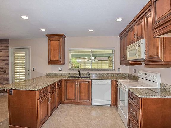 2nd image of 5129 W Larkspur Dr