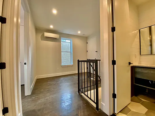 Rented by Lofts and Flats LLC | media 7