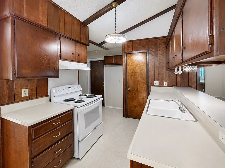 4231 Eagle Nest Dr — Photo 5