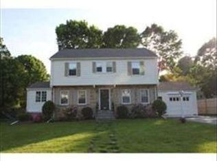 14 Shaw Rd, Wellesley, MA 02481