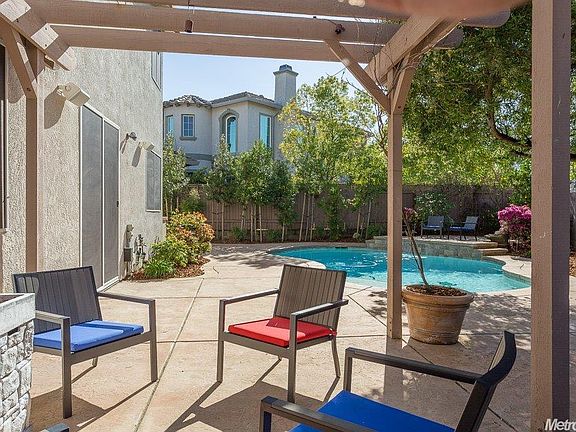 5th image of 324 Toscano Ct