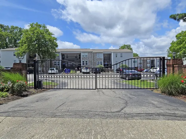 2414 Lake Park Rd APT 2208, Lexington, KY 40502