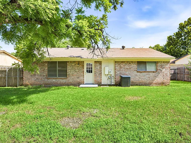 616 Reveille Rd — Photo 21