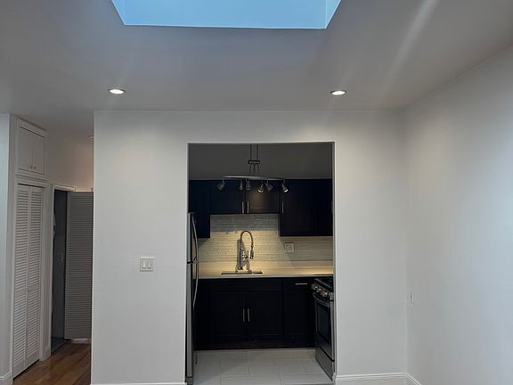 2nd image of 228 Monroe St APT 4