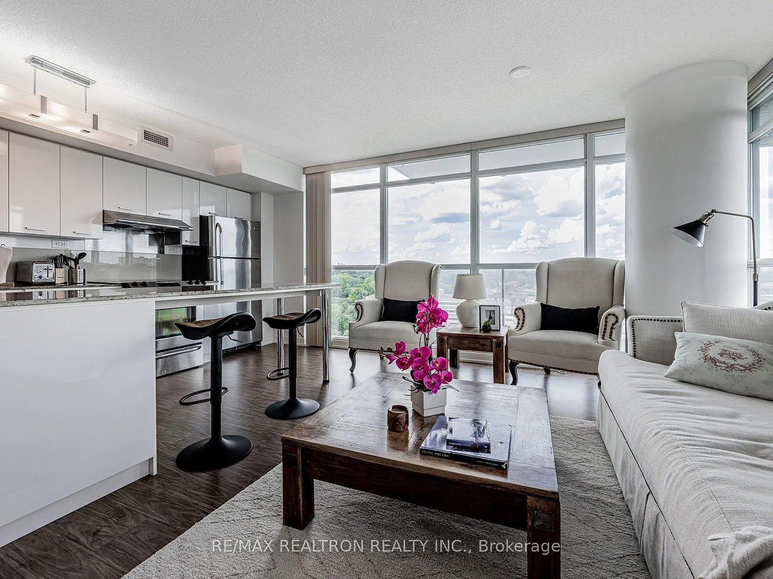 3 bed, $3,200 — Photo 4