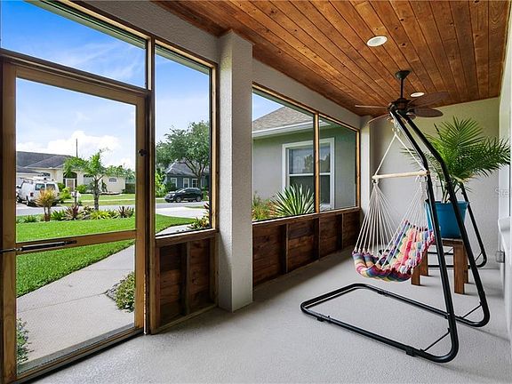 3rd image of 20503 Nettleton St #4