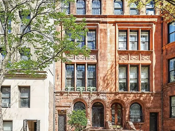 321 W 77th St, New York, NY 10024