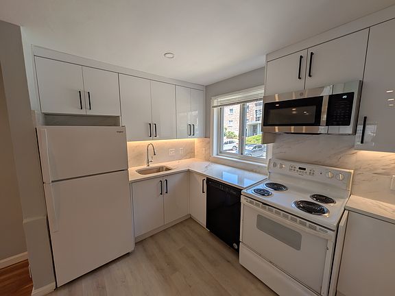5th image of 42 Lionel Ave APT C