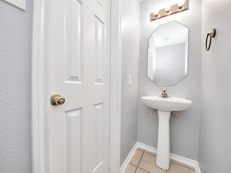 16526 Cairngrove Ln — Photo 8