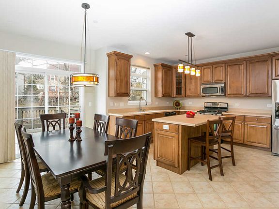 2nd image of 4 Moraine Ct