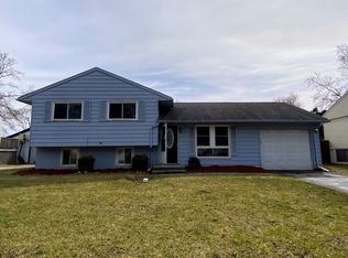 216 E Maple Dr, Glenwood, IL