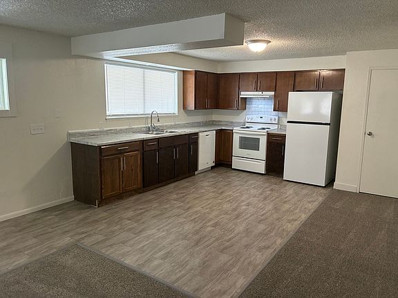 3rd image of 516 N Flora Rd #B