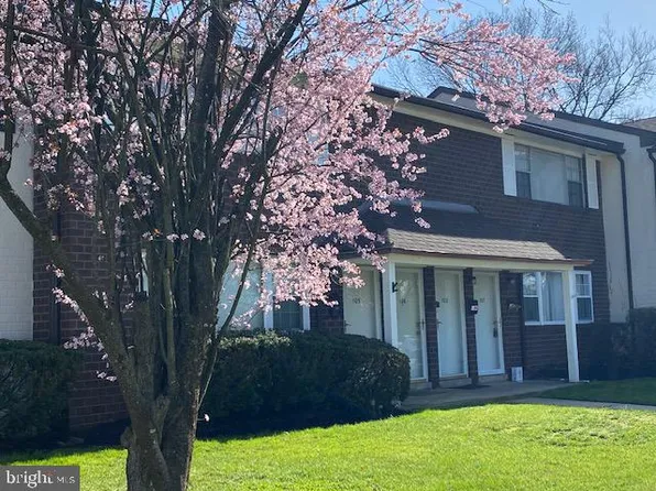 810 N Forklanding Rd Unit 107, Maple Shade, NJ 08052