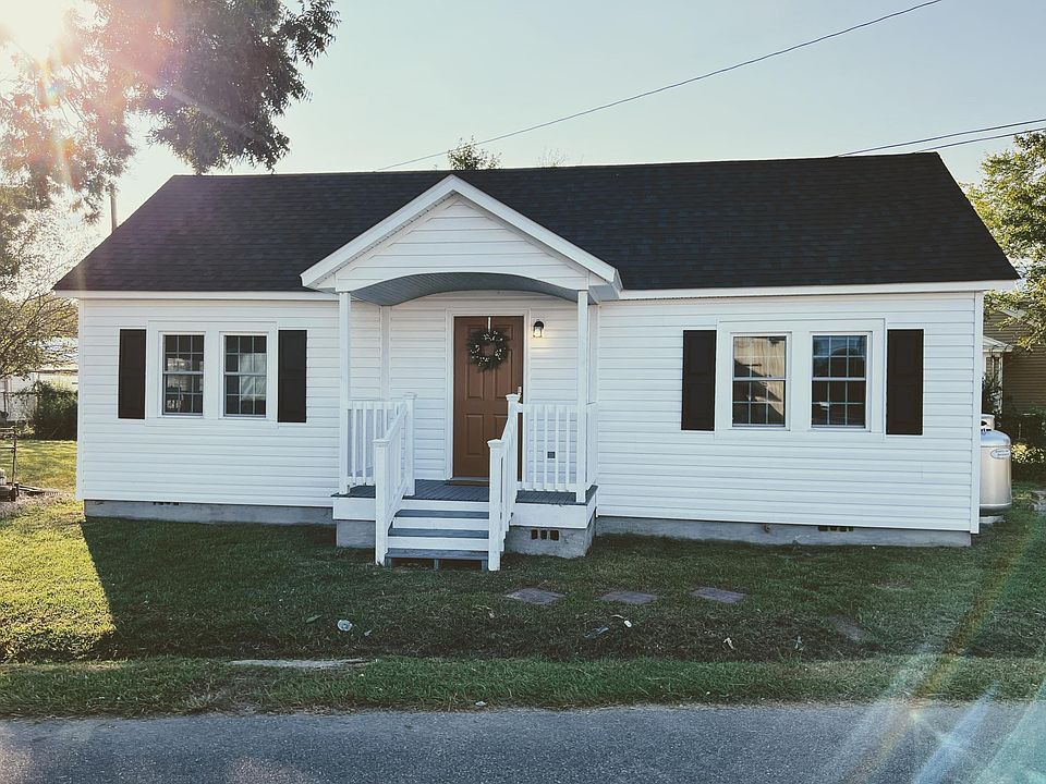 1st image of 1207 N Oakum St