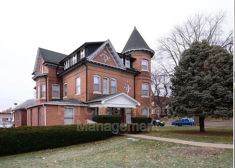 2419 F St #10
