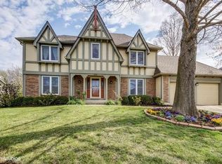 12113 Norwood Dr, Leawood, KS 66209
