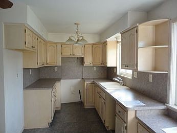 3rd image of 30899 Park St