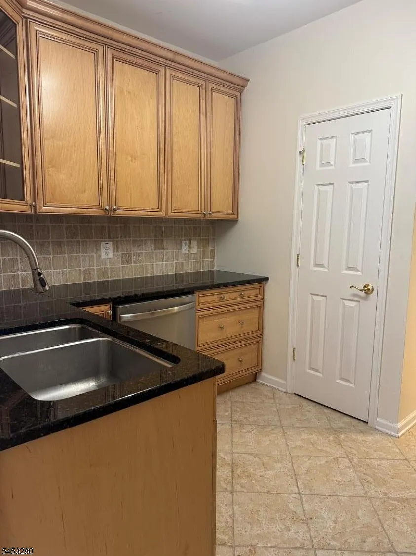 2 bed, 2.5 bath, $2,750 — Photo 2