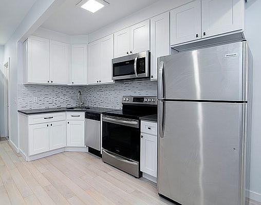 2nd image of 52 Ludlow St #2C