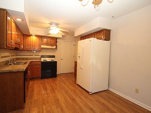 4th image of 4854 E Heritage Cir