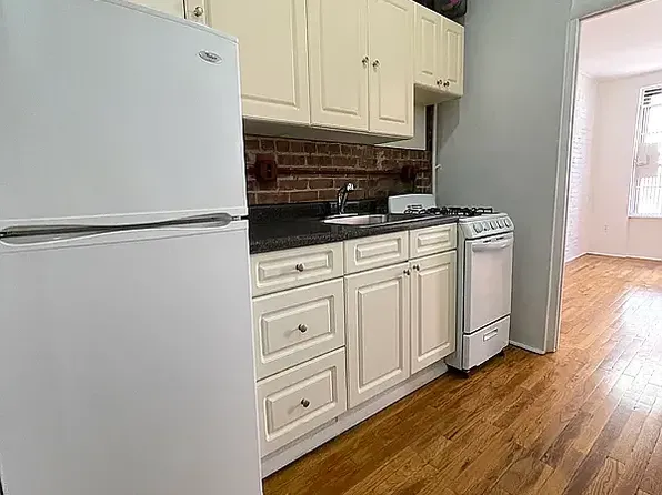 1109 1st Ave #5AA, New York, NY 10065