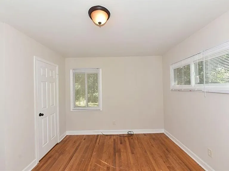 2246 Whites Mill Rd — Photo 8