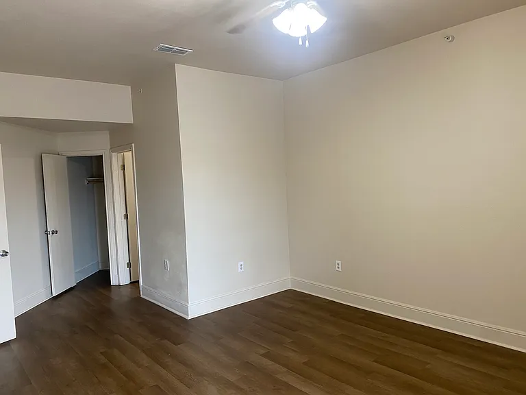 2301 Midwestern Pkwy #214 — Photo 5