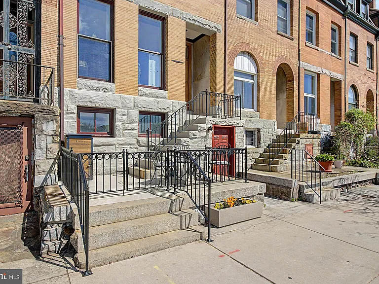 1625 Saint Paul St — Photo 2