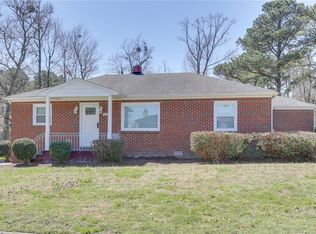 1312 Sunnybrook Ter, Chesapeake, VA 23321