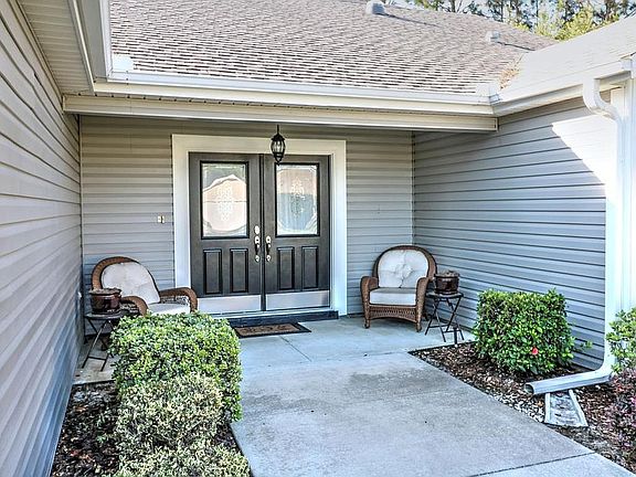 3rd image of 1301 Iberia Ct