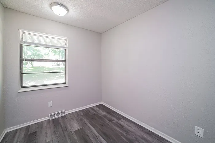 1612 N Belvidere Ave — Photo 8