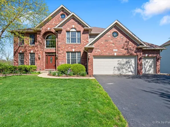 261 Johnson Woods Dr, Batavia, IL 60510