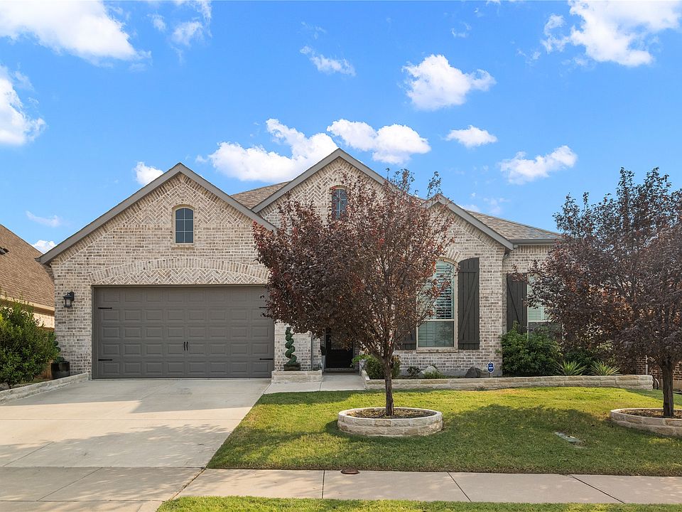 1st image of 1124 Walker Way