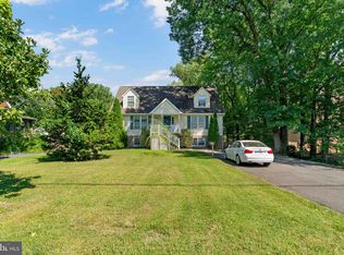 6703 Oak Dr, Alexandria, VA 22306