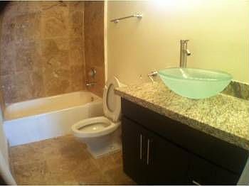 5th image of 290 174th St APT 1005