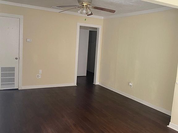 2nd image of 3459 Broadway Ave