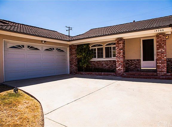 4th image of 15266 Valeda Dr