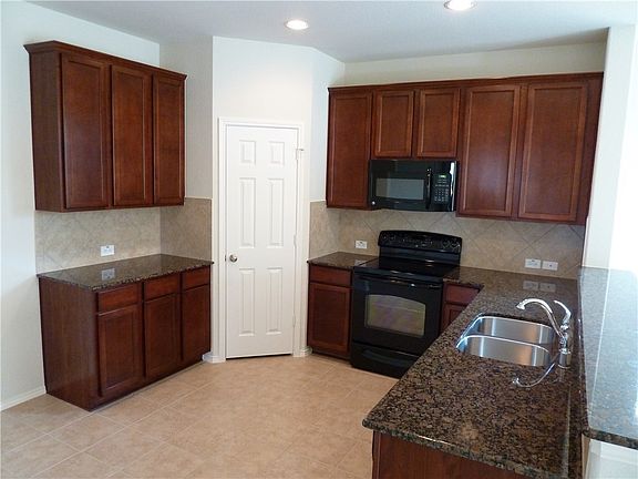 4th image of 1917 Grand Fairway Dr