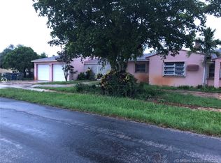 113 SW 4th St #2, Hallandale, FL 33009