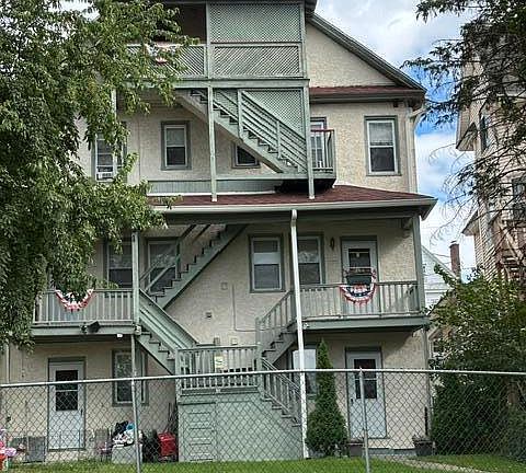 2nd image of 307-309 Harrison Ave Floor 3