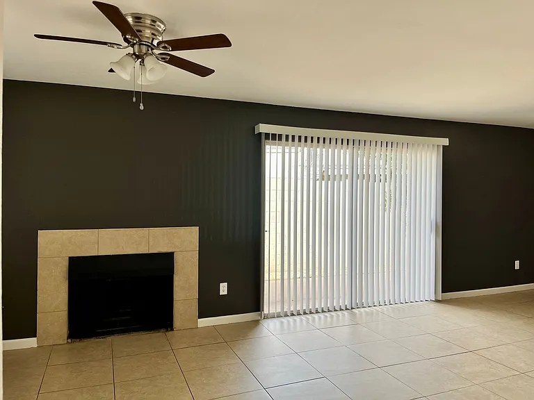 3352 W Harmont Dr #1 — Photo 7