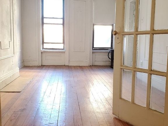 3rd image of 414 E 115th St #3A