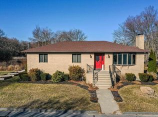 16 Central Ave, Fairhaven, MA 02719