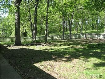 2nd image of 2219 Lakeside Dr