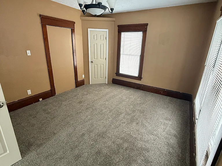 1434 S Linden Ave — Photo 5