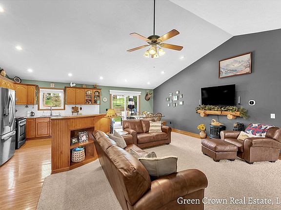 4th image of 3447 Meadow Glen Dr