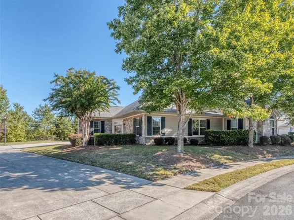 776 Ledgestone Ct, Tega Cay, SC 29708
